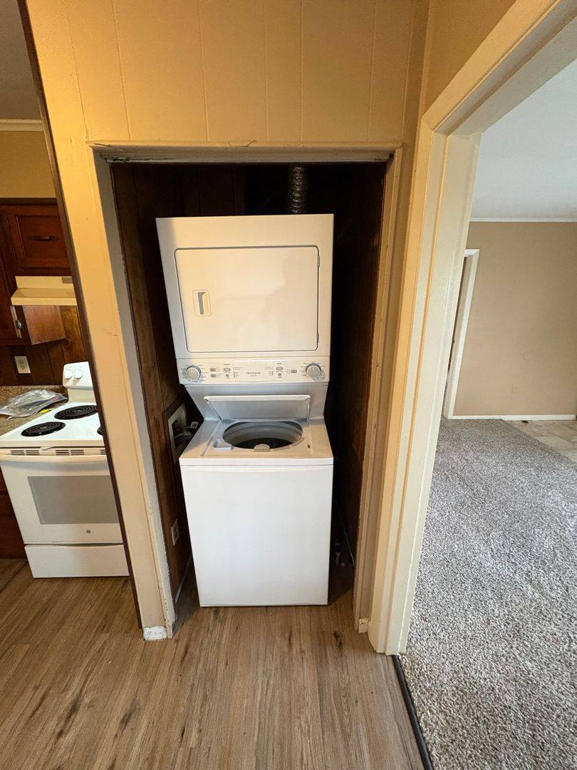 Manager Icon Ash 213 W Ash St in Dunlap, IL | 2 Beds 1 Bath 654 sqft House for Rent ...