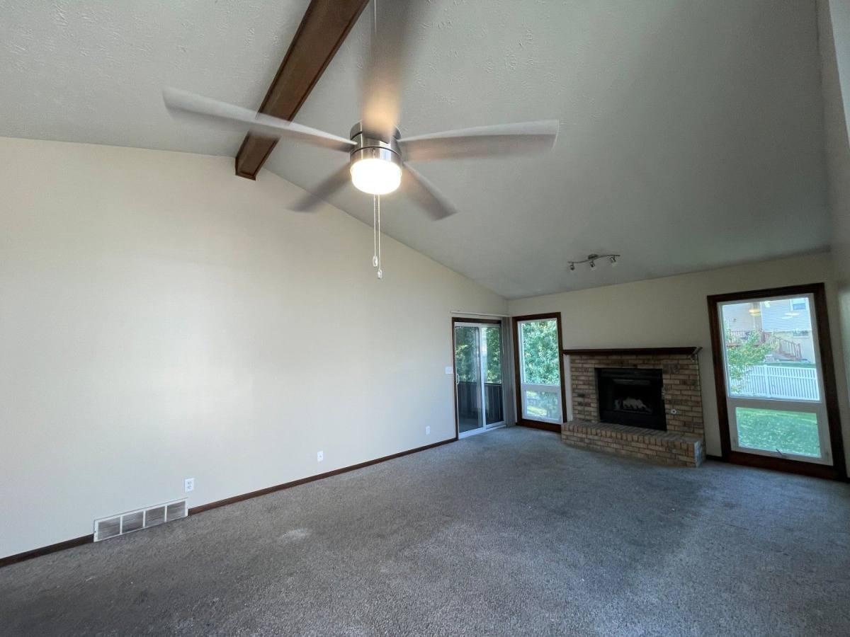 12902 S 28th Ave, Bellevue, NE 68123 - Townhouse for Rent - Image 8