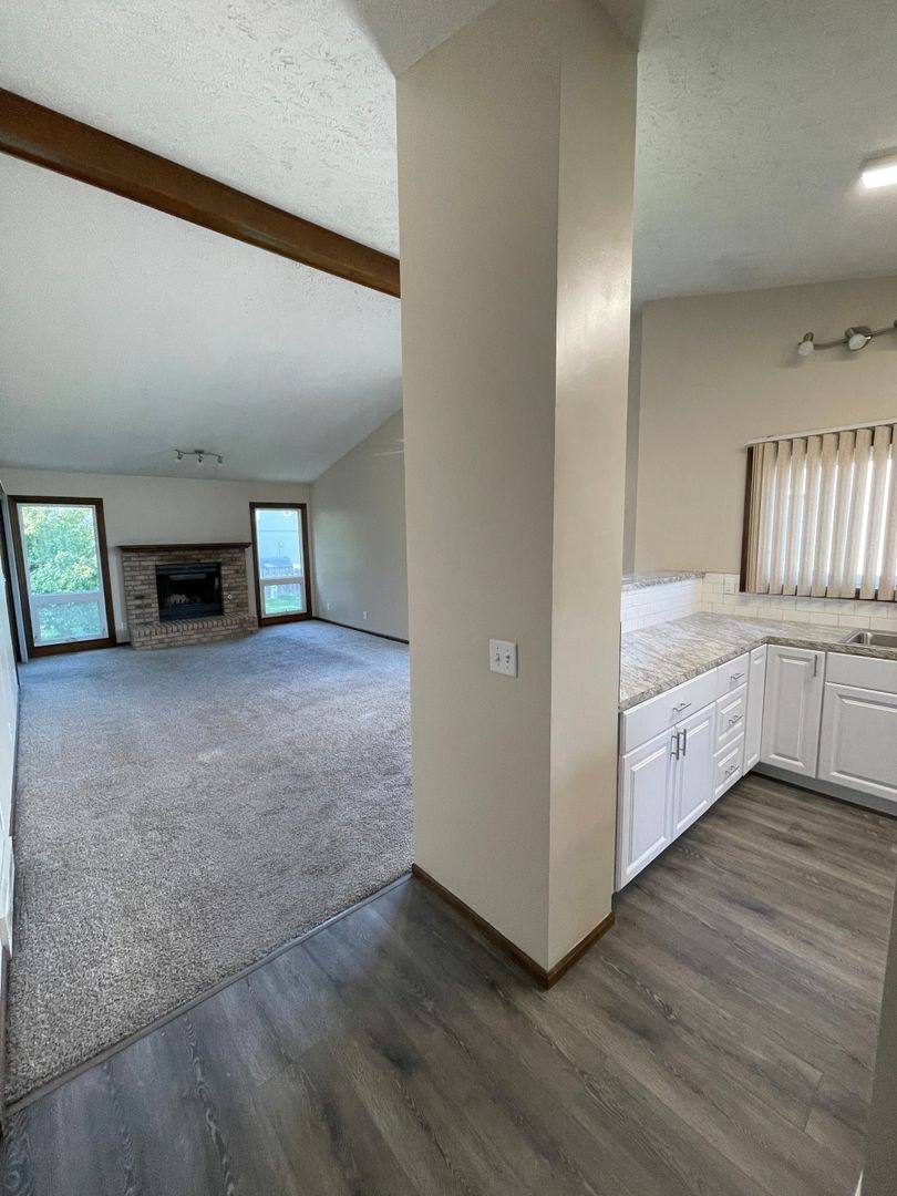12902 S 28th Ave, Bellevue, NE 68123 - Townhouse for Rent - Image 4