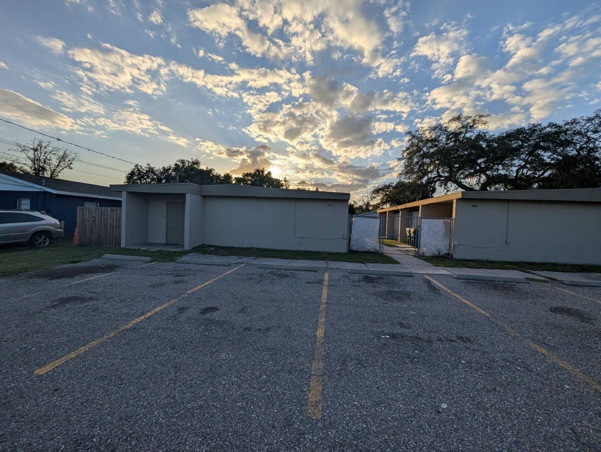 8216 N 17th St #B, Tampa, FL 33604 - Apartment for Rent - Image 1