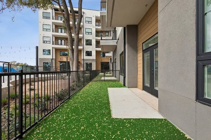 5211 E 7th St, Austin, TX 78702 - Apartment for Rent - Image 10