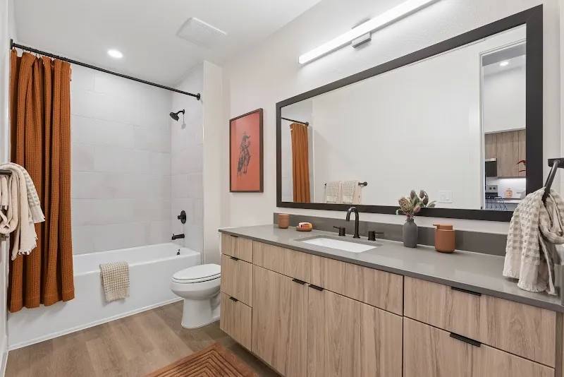 5211 E 7th St, Austin, TX 78702 - Apartment for Rent - Image 3
