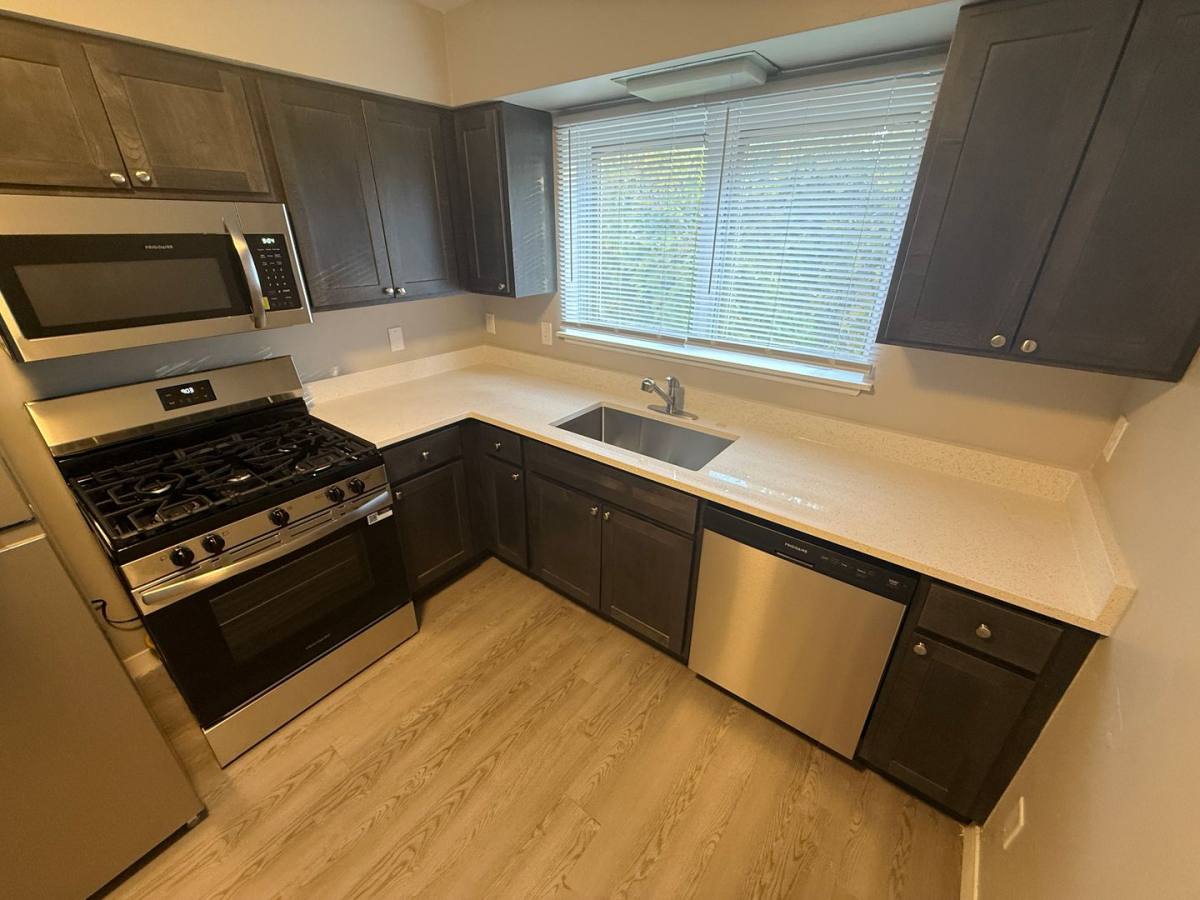 1160 E Singer Circle, Milwaukee, WI 53212 - Apartment for Rent - Image 6