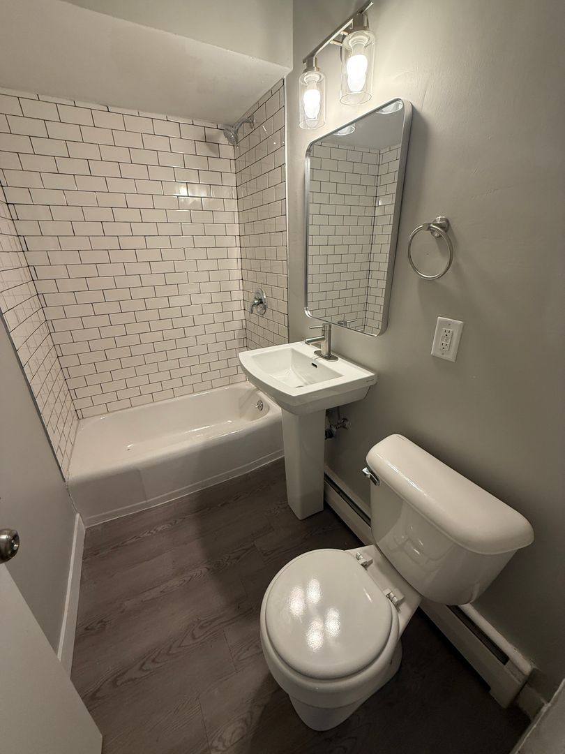 1160 E Singer Circle, Milwaukee, WI 53212 - Apartment for Rent - Image 9