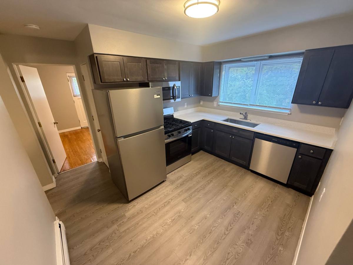 1160 E Singer Circle, Milwaukee, WI 53212 - Apartment for Rent - Image 5