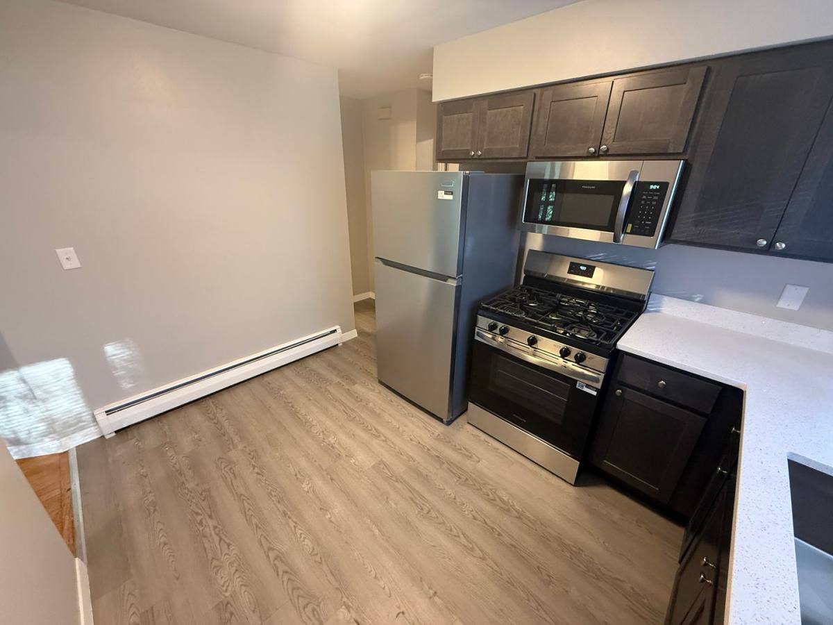 1160 E Singer Circle, Milwaukee, WI 53212 - Apartment for Rent - Image 7