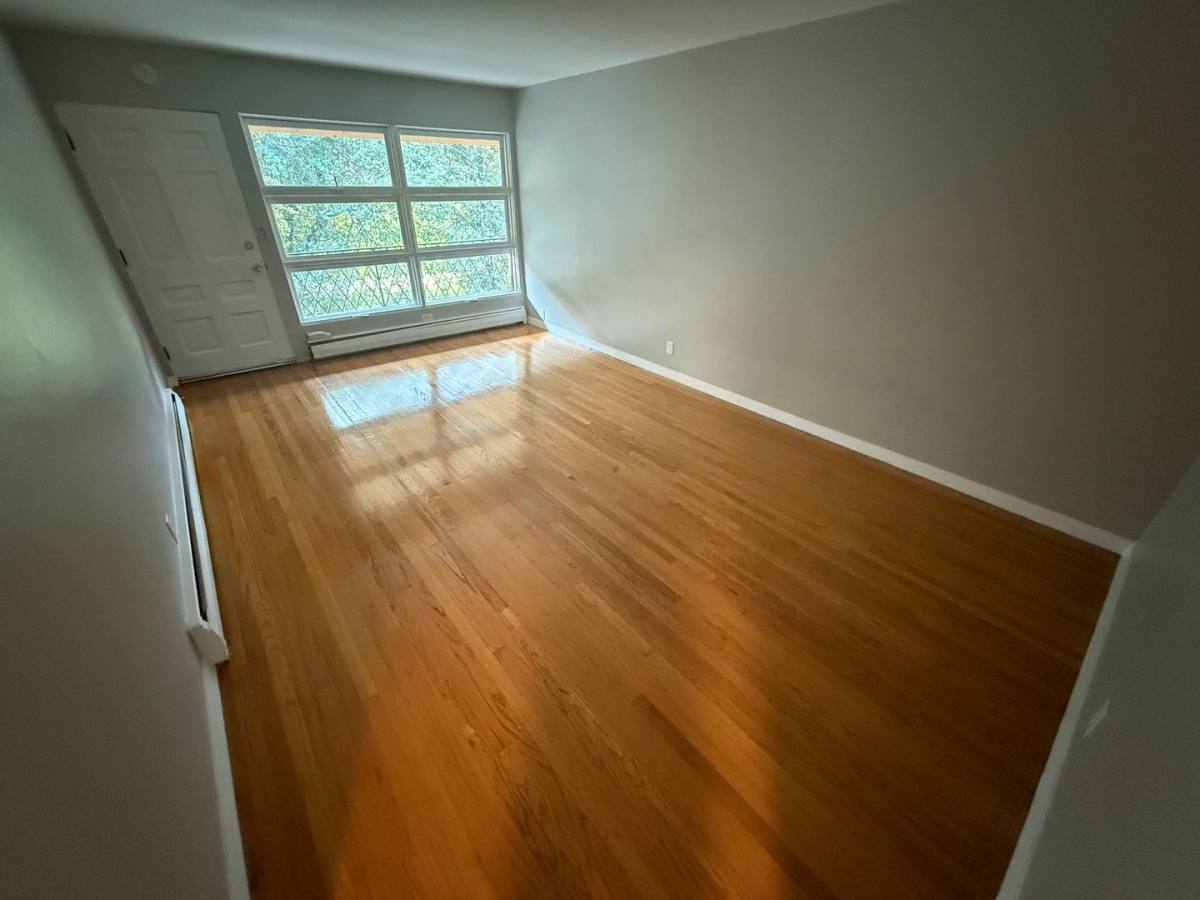 1160 E Singer Circle, Milwaukee, WI 53212 - Apartment for Rent - Image 1