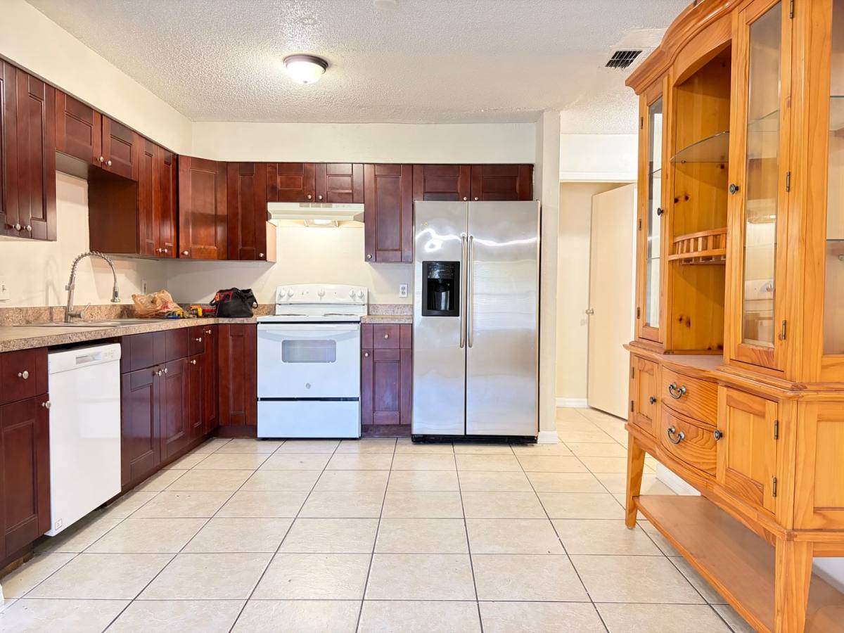 1617 E Sitka St, Tampa, FL 33604 - House for Rent - Image 4