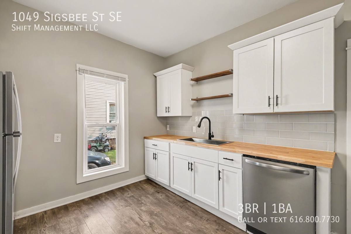 1049 Sigsbee St SE, Grand Rapids, MI 49506 - House for Rent - Image 3