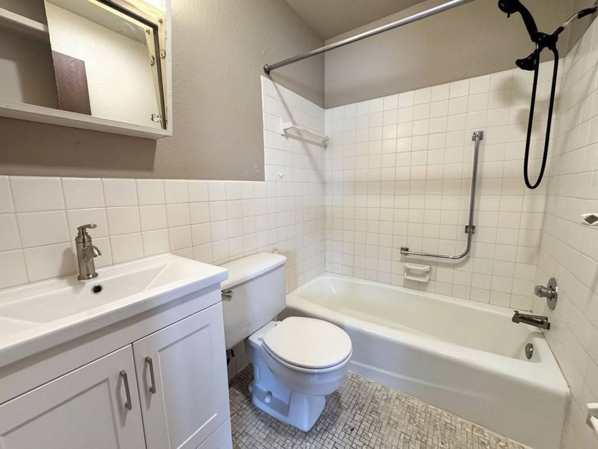1429 Case Ave, St. Paul, MN 55106 - Apartment for Rent - Image 7