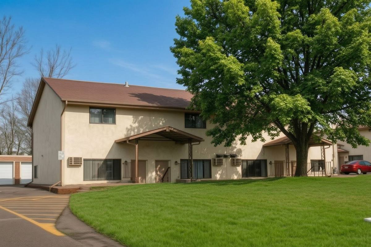 1429 Case Ave, St. Paul, MN 55106 - Apartment for Rent - Image 1