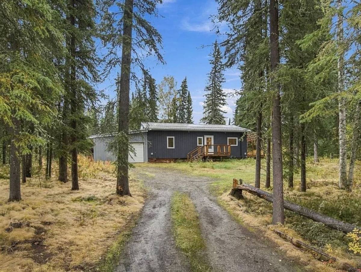 1258 Deer Valley Rd, Fairbanks, AK 99709 - House for Rent - Image 2