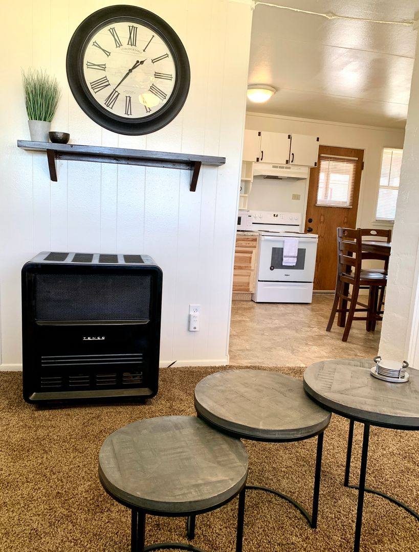 1026 W 6th St, Cheyenne, WY 82007 - Apartment for Rent - Image 1