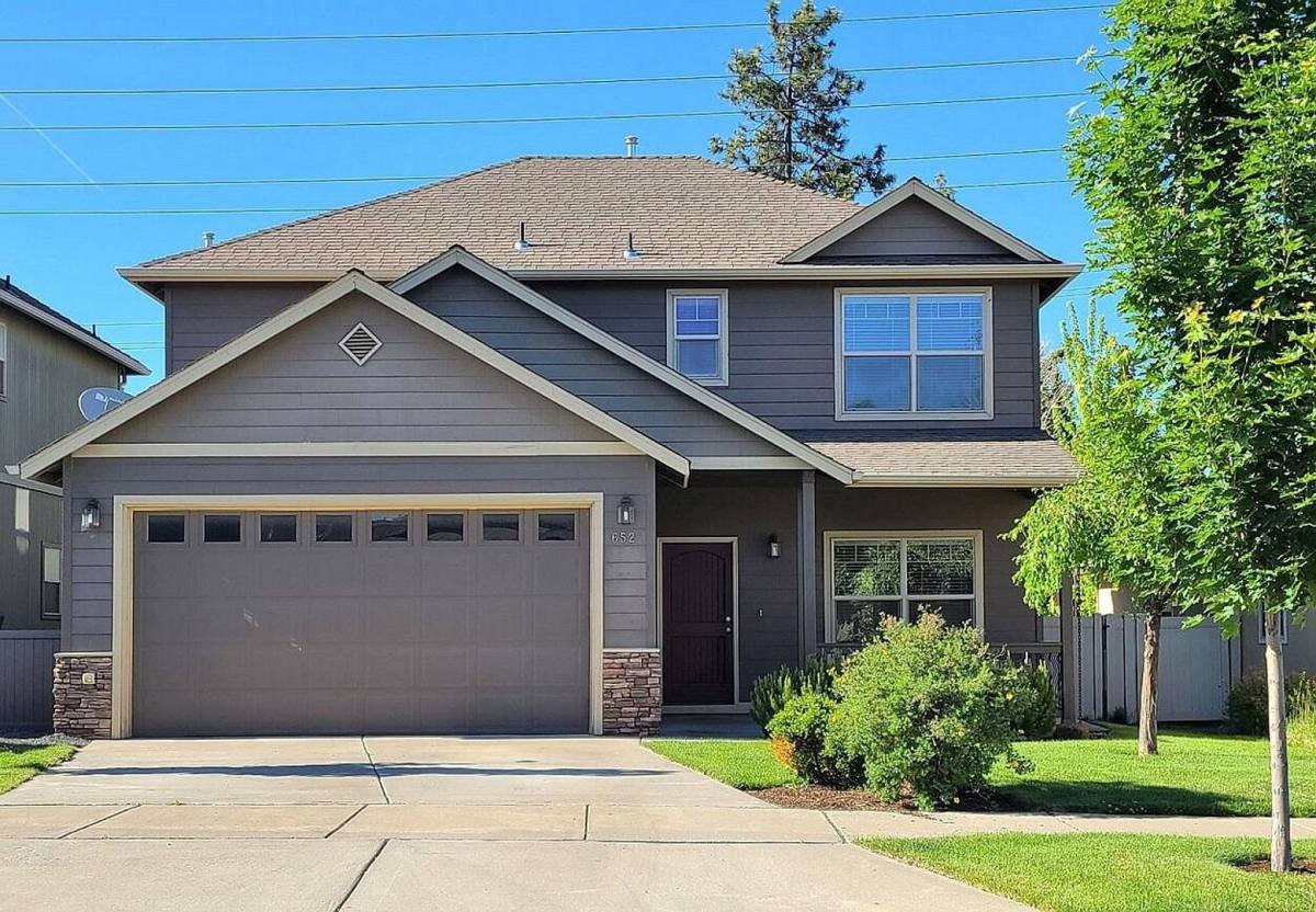 652 SE Gleneden Place, Bend, OR 97702 - House for Rent - Image 1