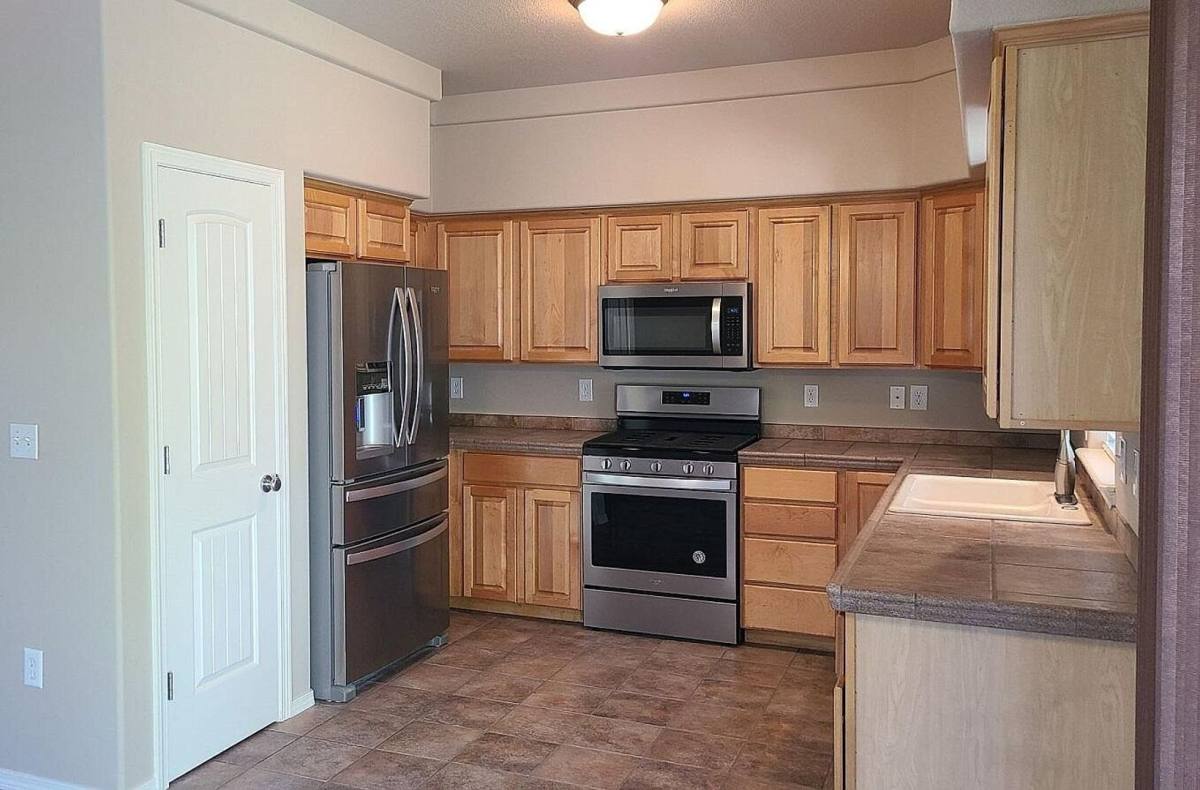 652 SE Gleneden Place, Bend, OR 97702 - House for Rent - Image 5
