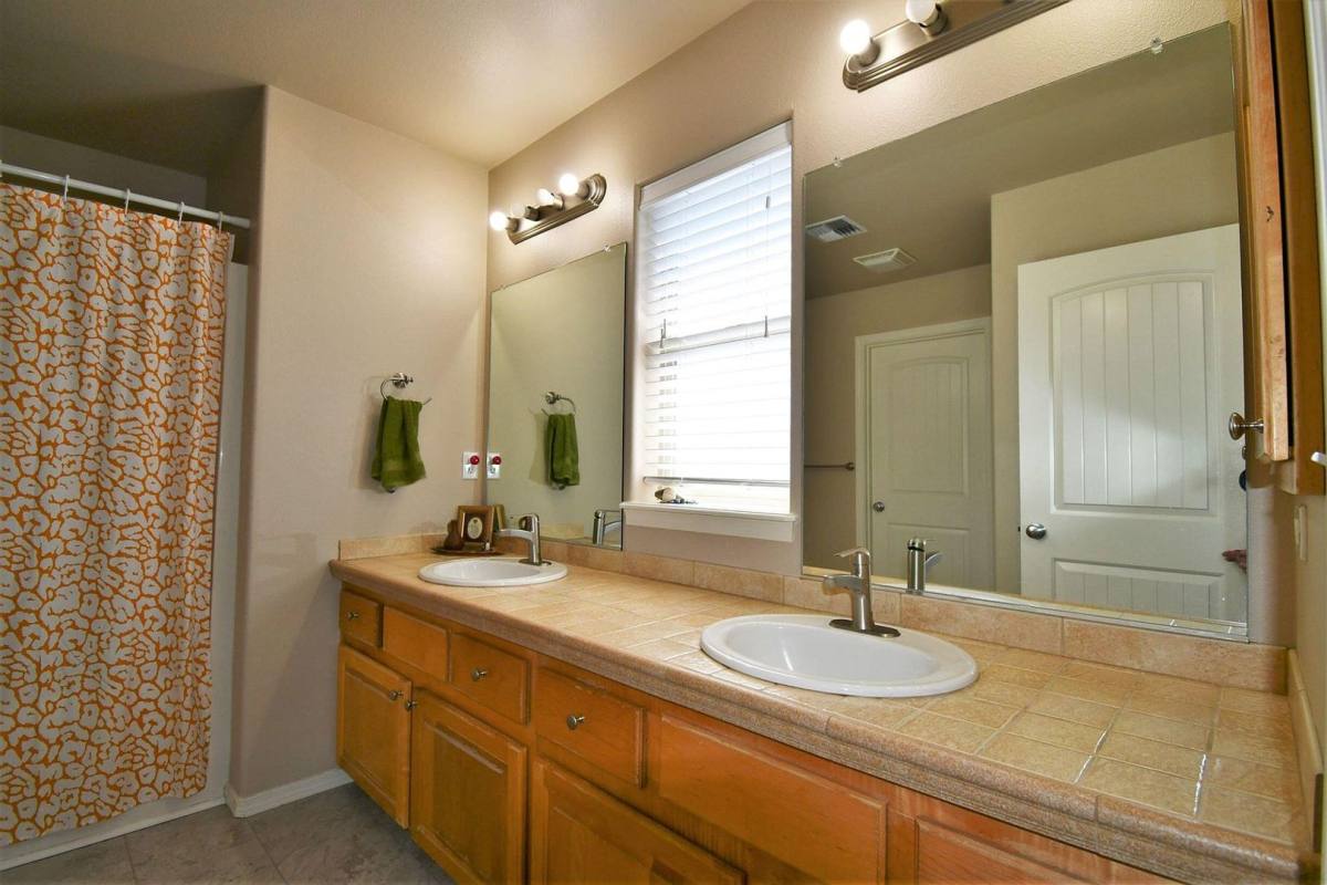 652 SE Gleneden Place, Bend, OR 97702 - House for Rent - Image 7