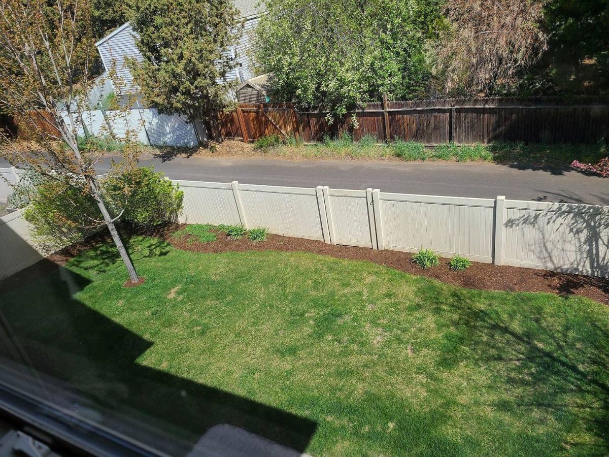 652 SE Gleneden Place, Bend, OR 97702 - House for Rent - Image 9