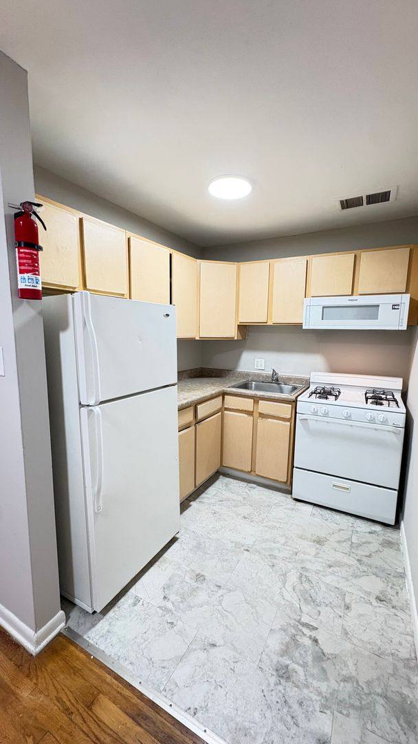 Marquette West, 405 S Huntington St, Gary, IN 46403 - Apartment for Rent - Image 8