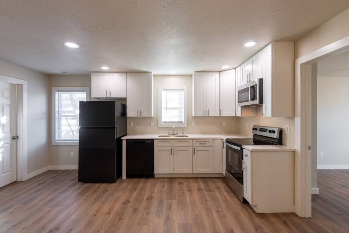 611 W Madison St, Springfield, MO 65806 - House for Rent - Image 7