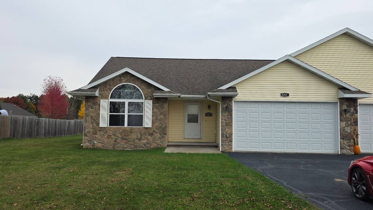 House for rent at 1714 9th Ave, Wisconsin Dells, WI 53965