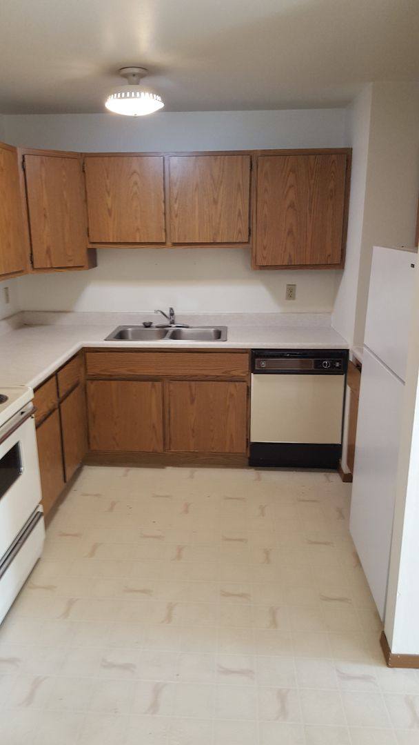 512 E Bronson Rd, Seymour, WI 54165 - Apartment for Rent - Image 5