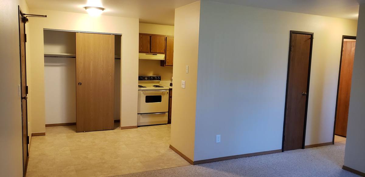 512 E Bronson Rd, Seymour, WI 54165 - Apartment for Rent - Image 8