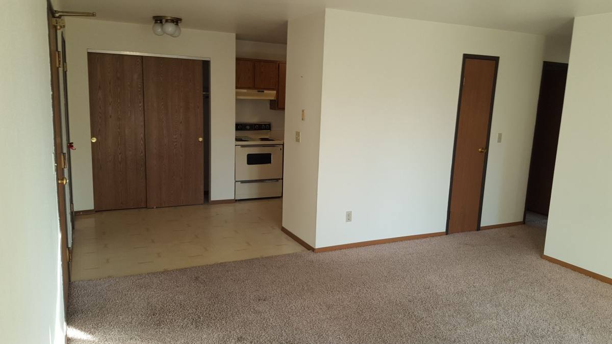 512 E Bronson Rd, Seymour, WI 54165 - Apartment for Rent - Image 6
