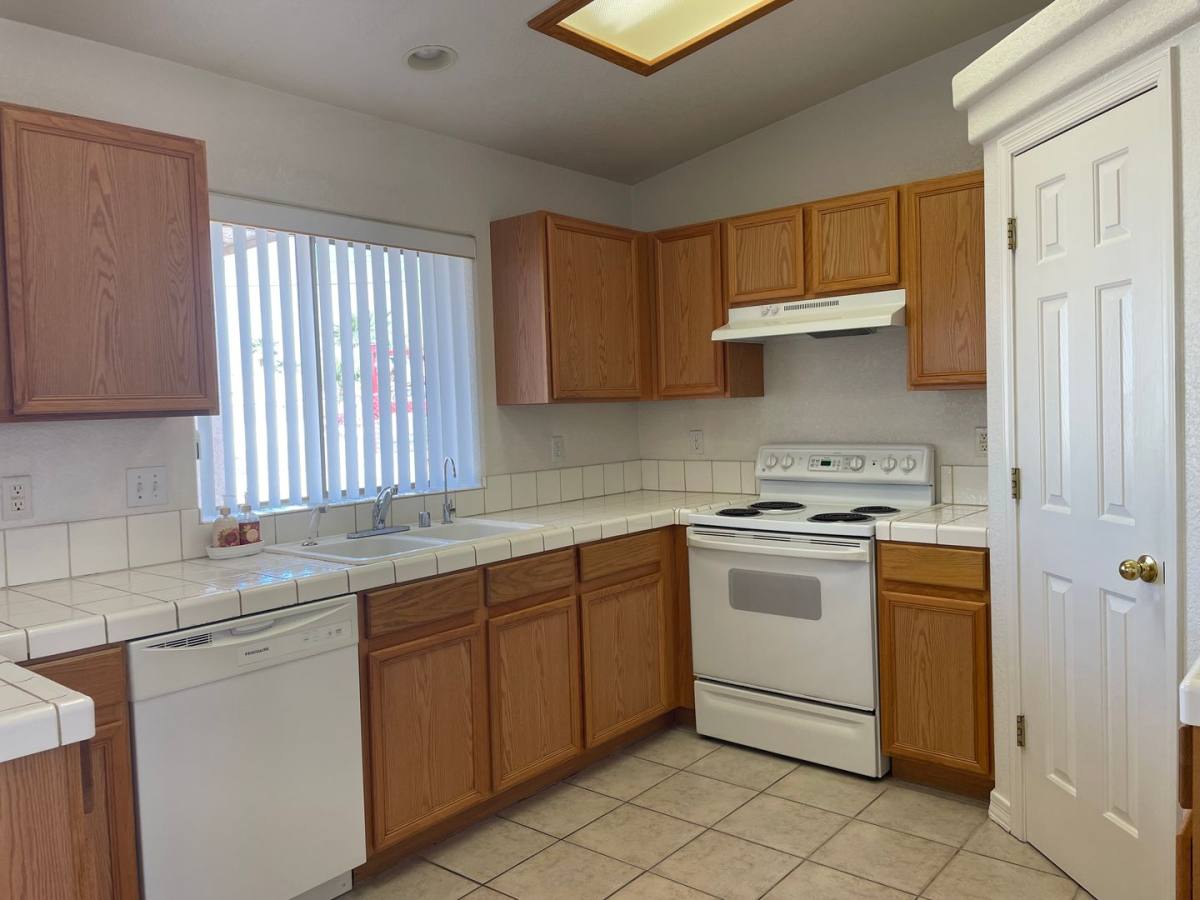 2375 Swift Dr, Lake Havasu City, AZ 86404 - House for Rent - Image 9