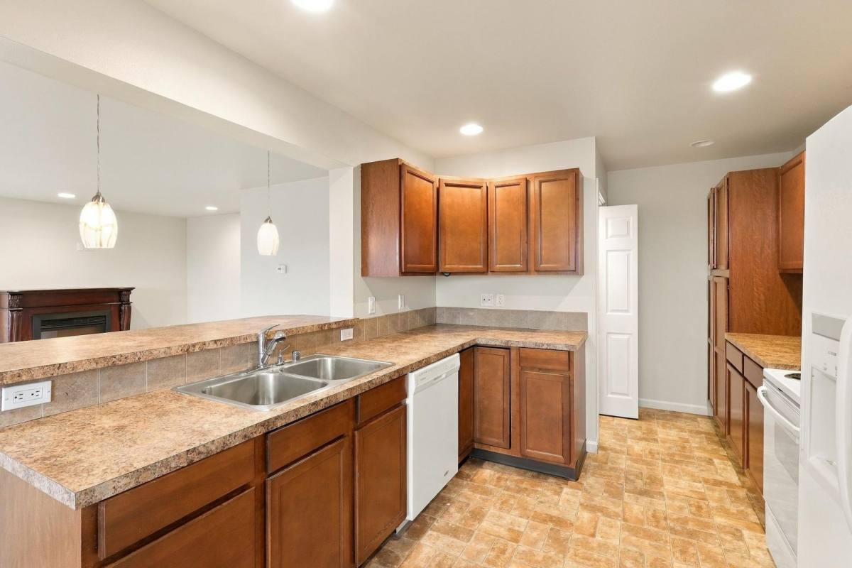 2962 S Proctor St #B, Tacoma, WA 98409 - House for Rent - Image 8