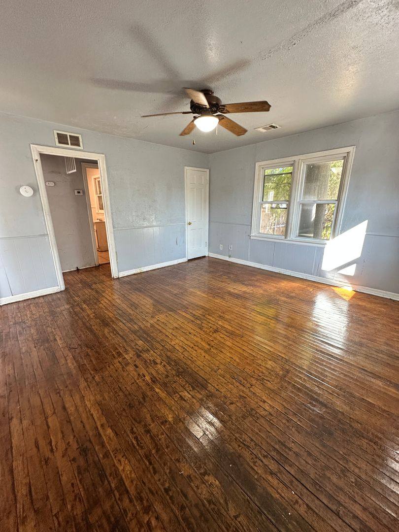 Townhouse for rent at 824 S Parker St, Amarillo, TX 79101