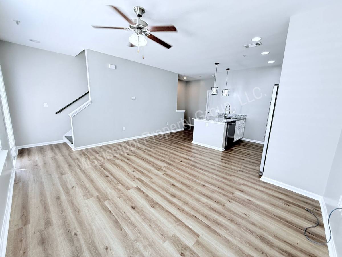 242 Town Center Dr, Oxford, MS 38655 - Townhouse for Rent - Image 6