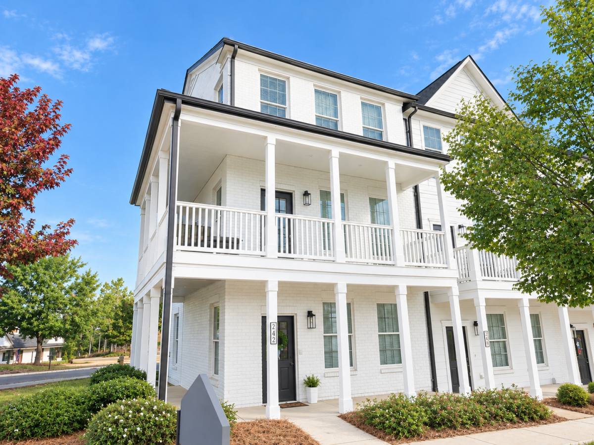 Townhouse for rent at 242 Town Center Dr, Oxford, MS 38655