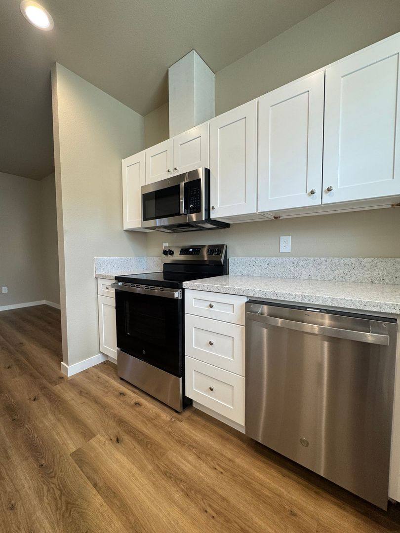 6275 N Sacramento St, Lodi, CA 95240 - House for Rent - Image 9