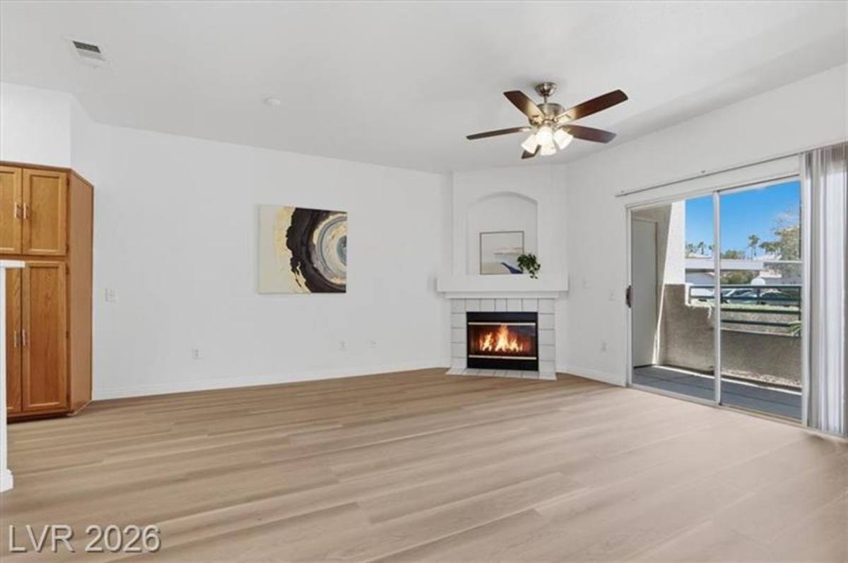 5415 W Harmon Ave #1075, Las Vegas, NV 89103 - Condo for Rent - Image 8