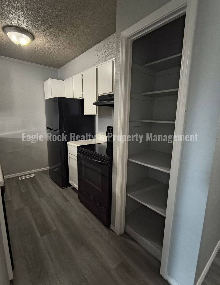 2201 S 116th E Avenue-Duplex, Tulsa, OK 74129 - Townhouse for Rent - Image 8