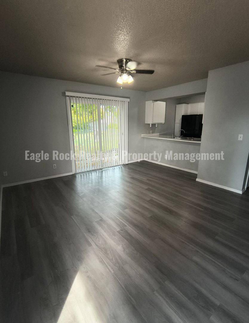 2201 S 116th E Avenue-Duplex, Tulsa, OK 74129 - Townhouse for Rent - Image 2