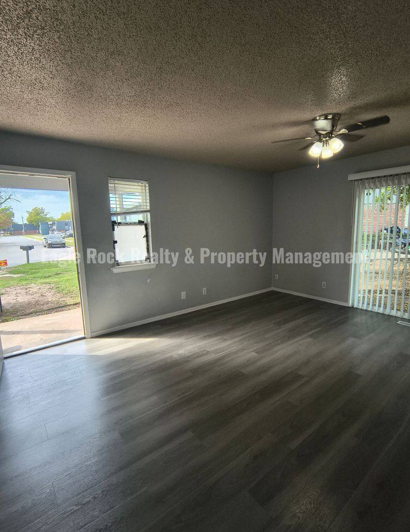 2201 S 116th E Avenue-Duplex, Tulsa, OK 74129 - Townhouse for Rent - Image 3
