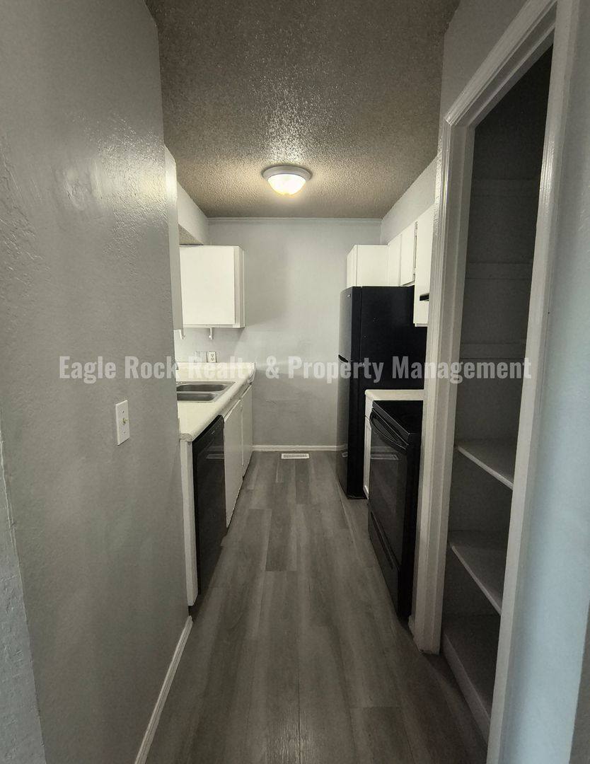 2201 S 116th E Avenue-Duplex, Tulsa, OK 74129 - Townhouse for Rent - Image 7