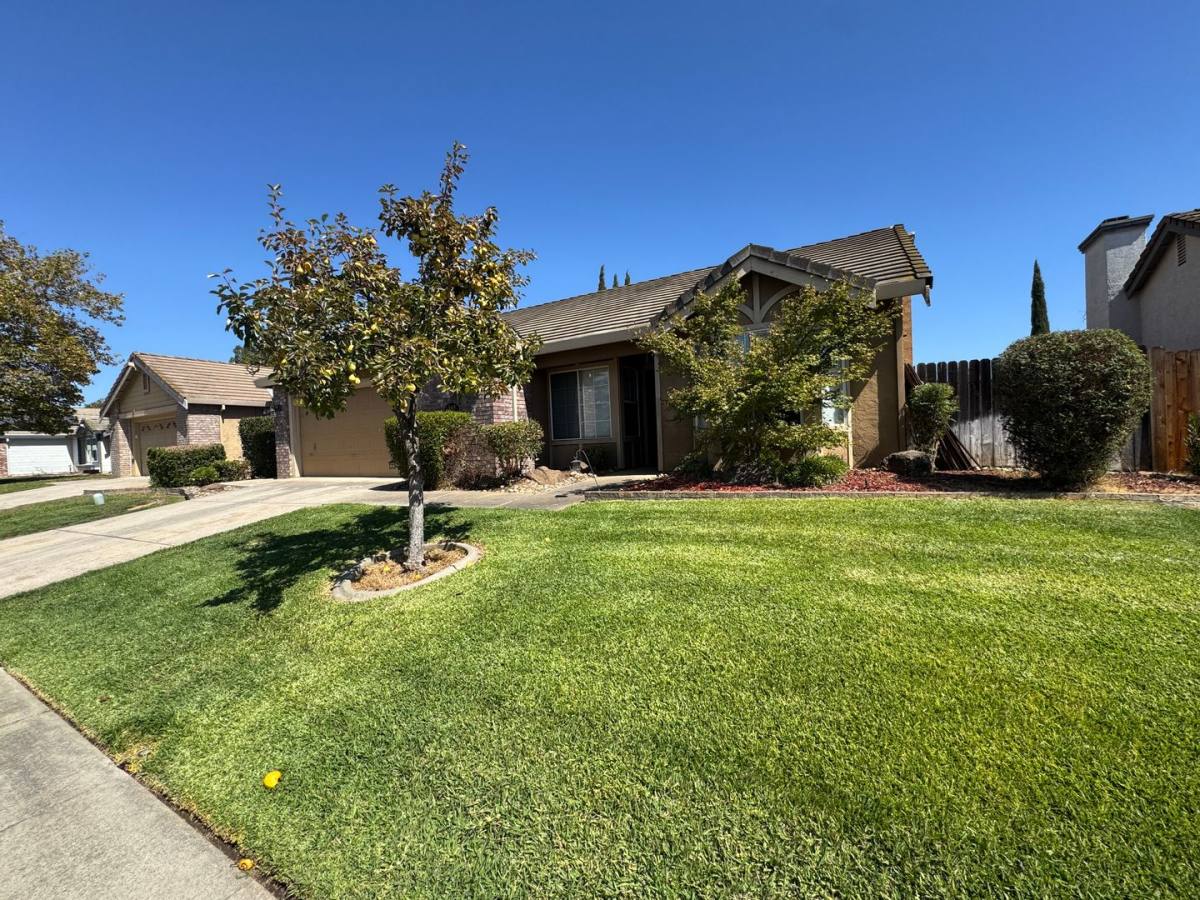 House for rent at 165 Sterling Oak Dr, Galt, CA 95632