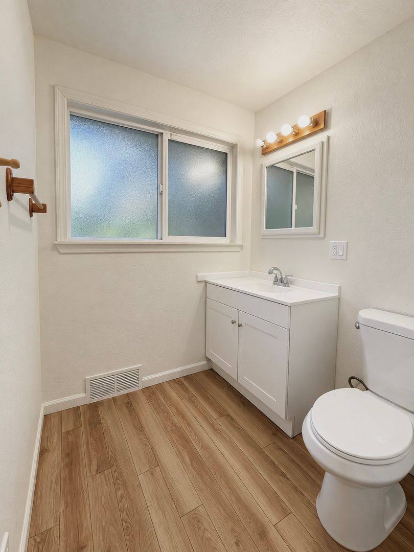 11730 8th Ave, Seattle, WA 98168 - House for Rent - Image 9