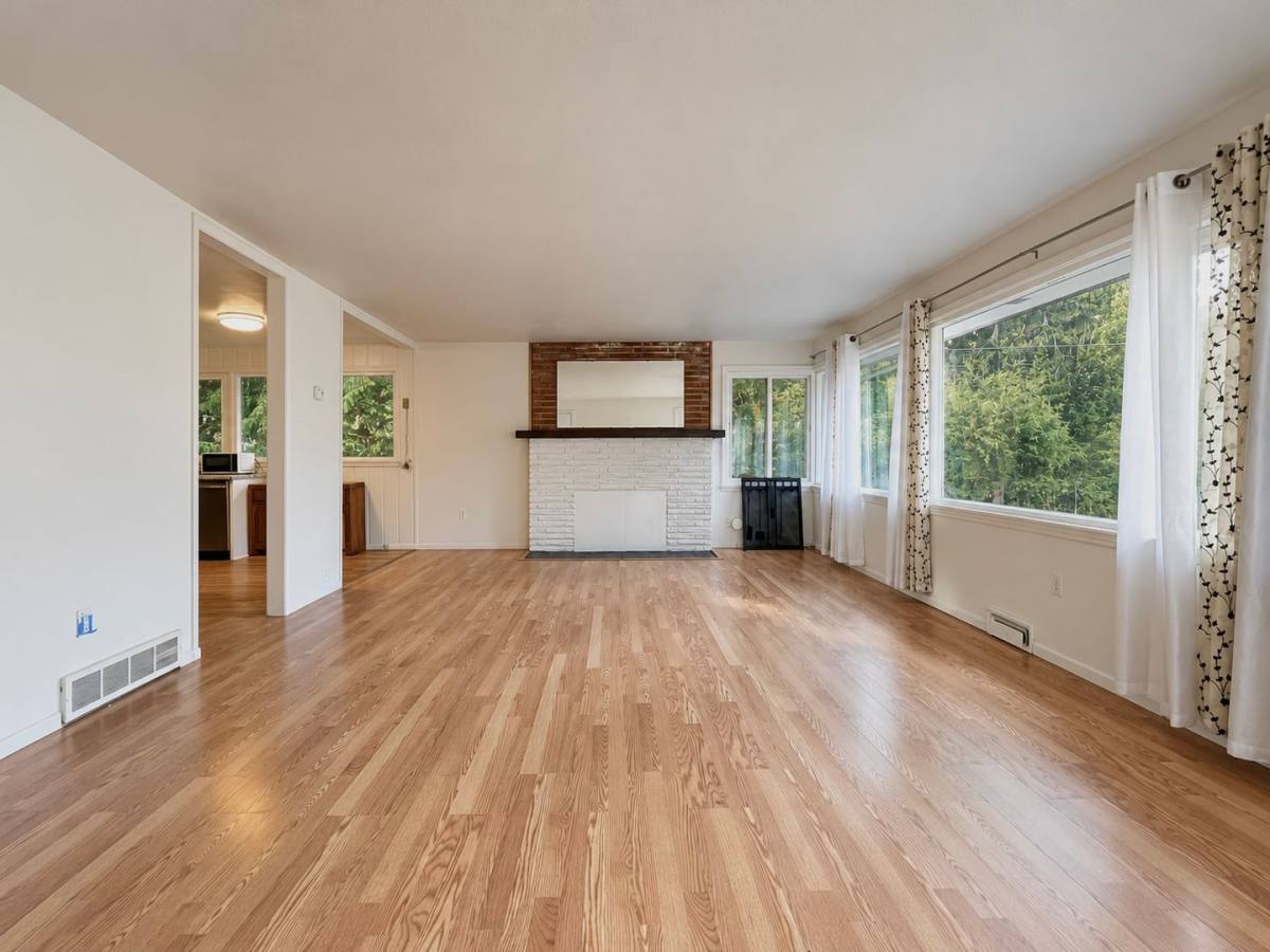 11730 8th Ave, Seattle, WA 98168 - House for Rent - Image 3