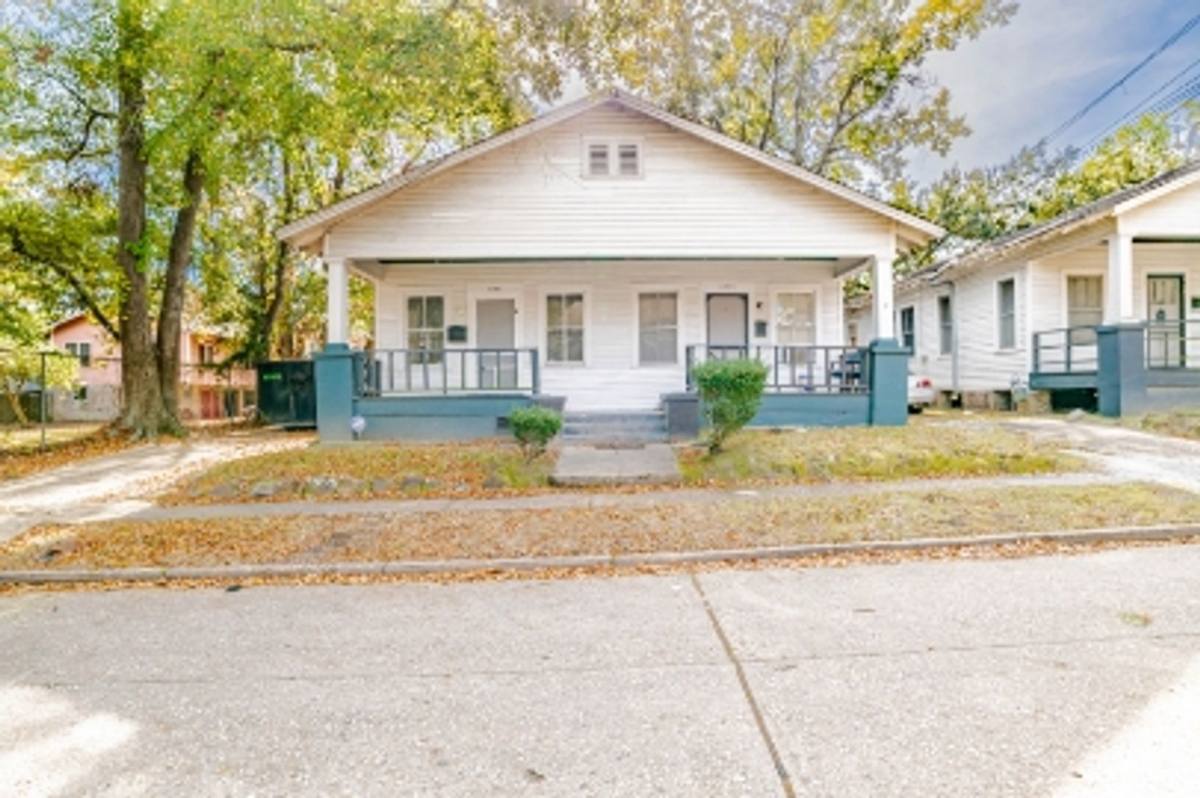 Apartment for rent at 1155 New St Francis, Mobile, AL 36604