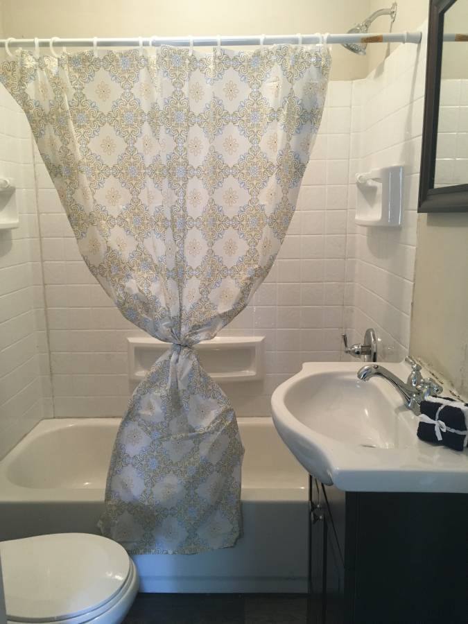 102 S Elm St, Gastonia, NC 28052 - House for Rent - Image 4
