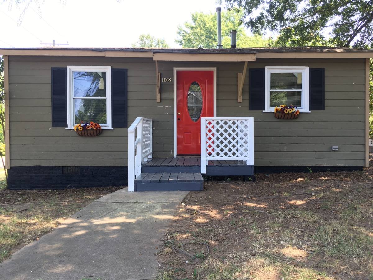102 S Elm St, Gastonia, NC 28052 - House for Rent - Image 5