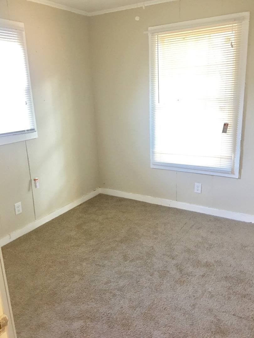 102 S Elm St, Gastonia, NC 28052 - House for Rent - Image 6