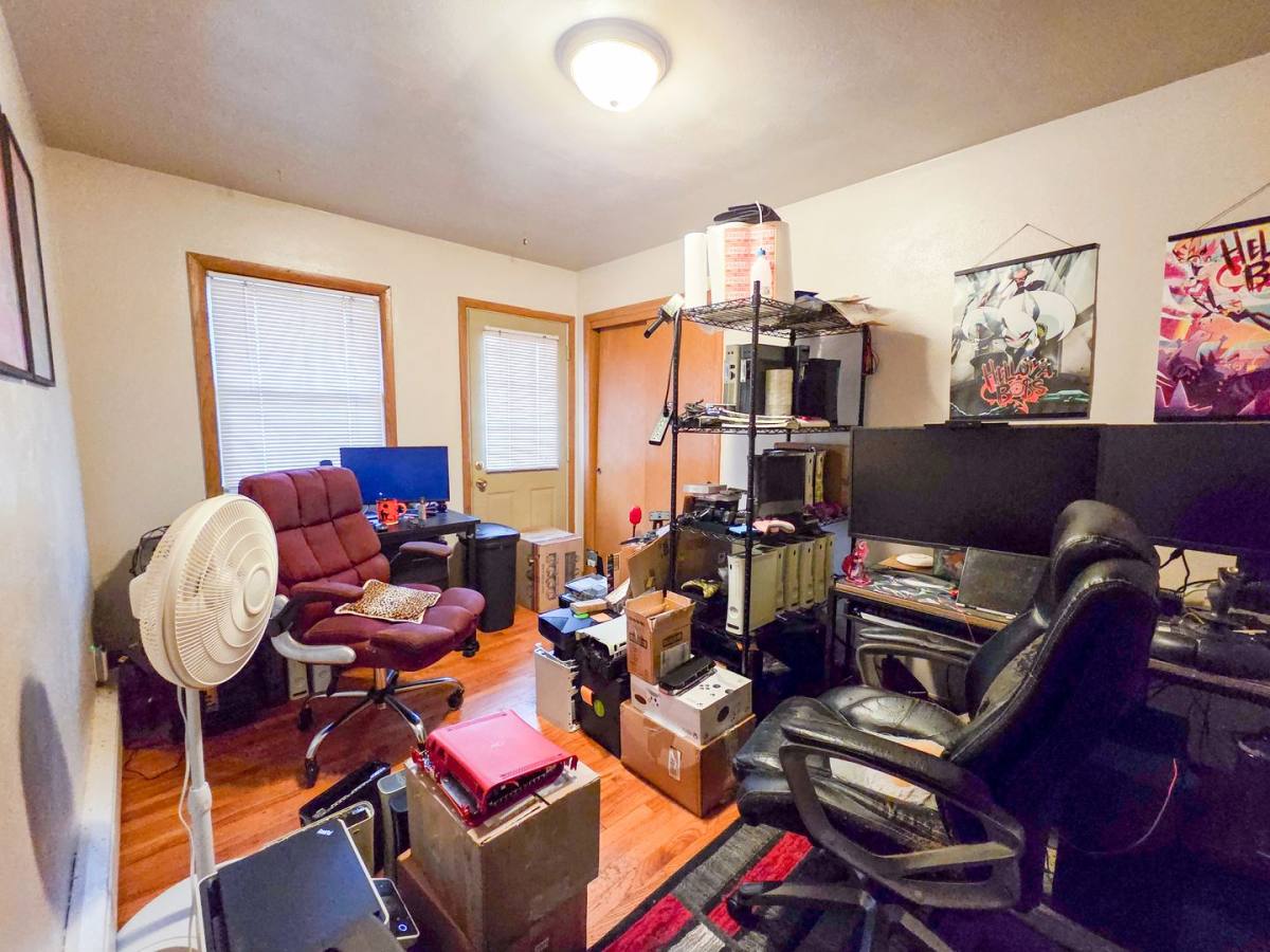 913 High St, Madison, WI 53715 - Apartment for Rent - Image 2