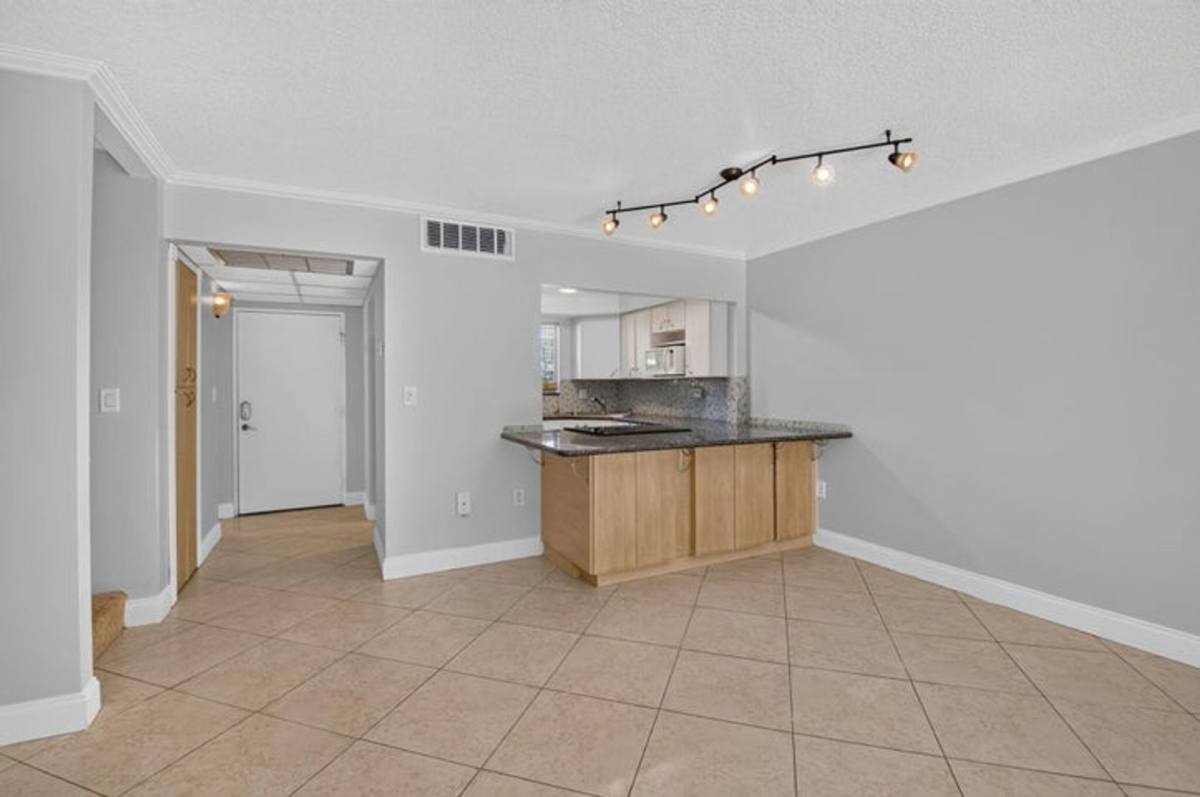 Townhouse for rent at 892 SW 9th St Circle #7, Boca Raton, FL 33486