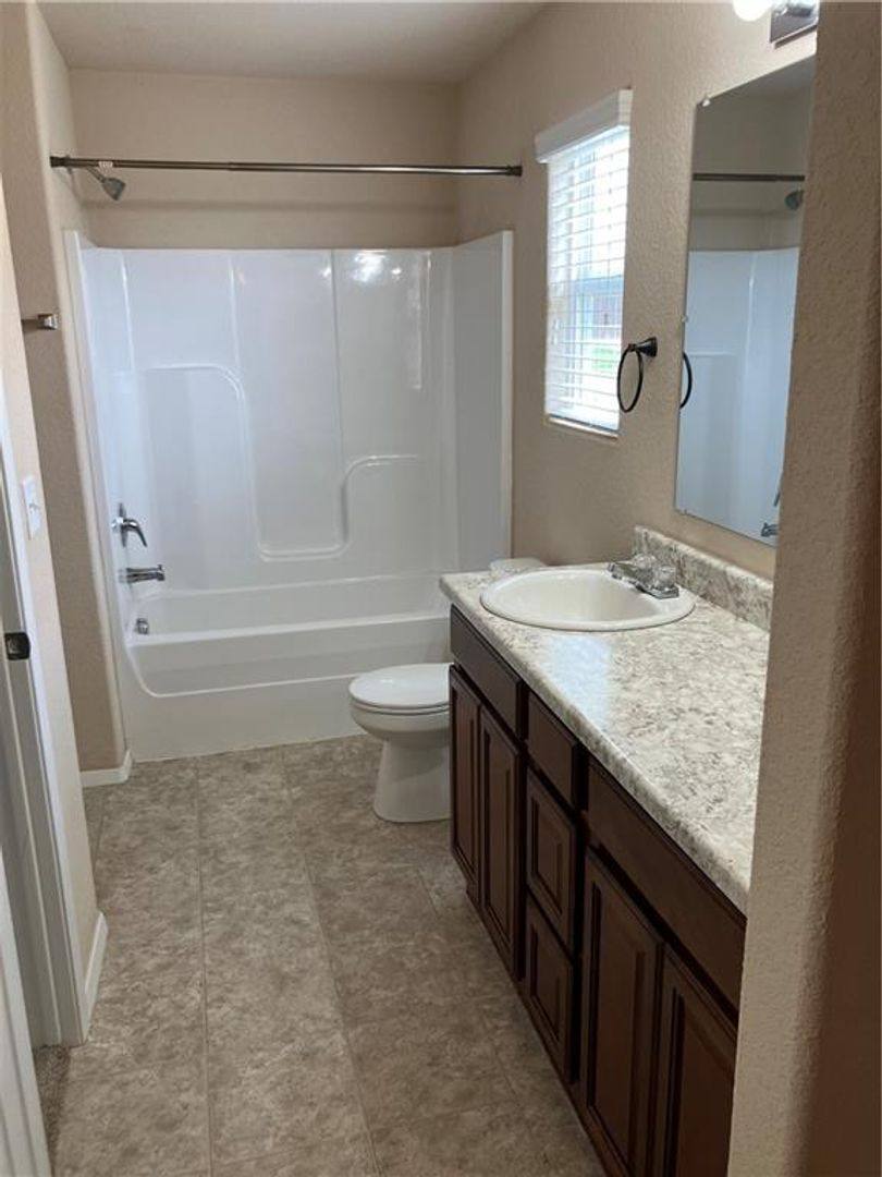 709 NW 67th Ave, Bentonville, AR 72713 - House for Rent - Image 5