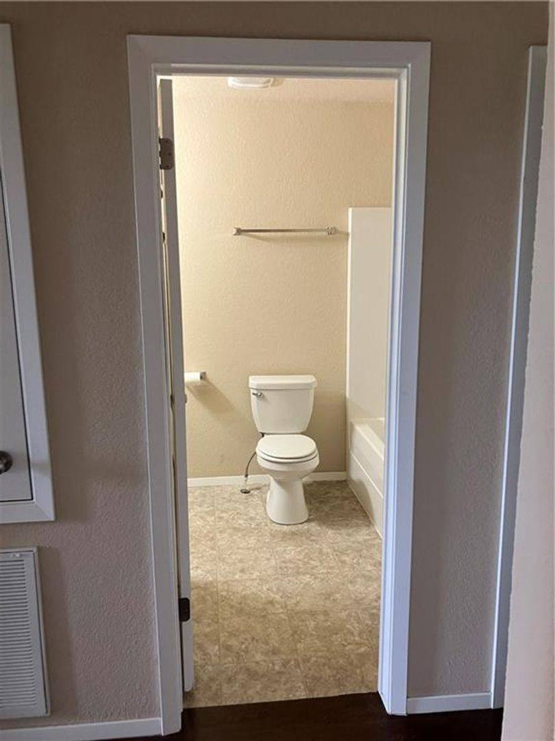 709 NW 67th Ave, Bentonville, AR 72713 - House for Rent - Image 9