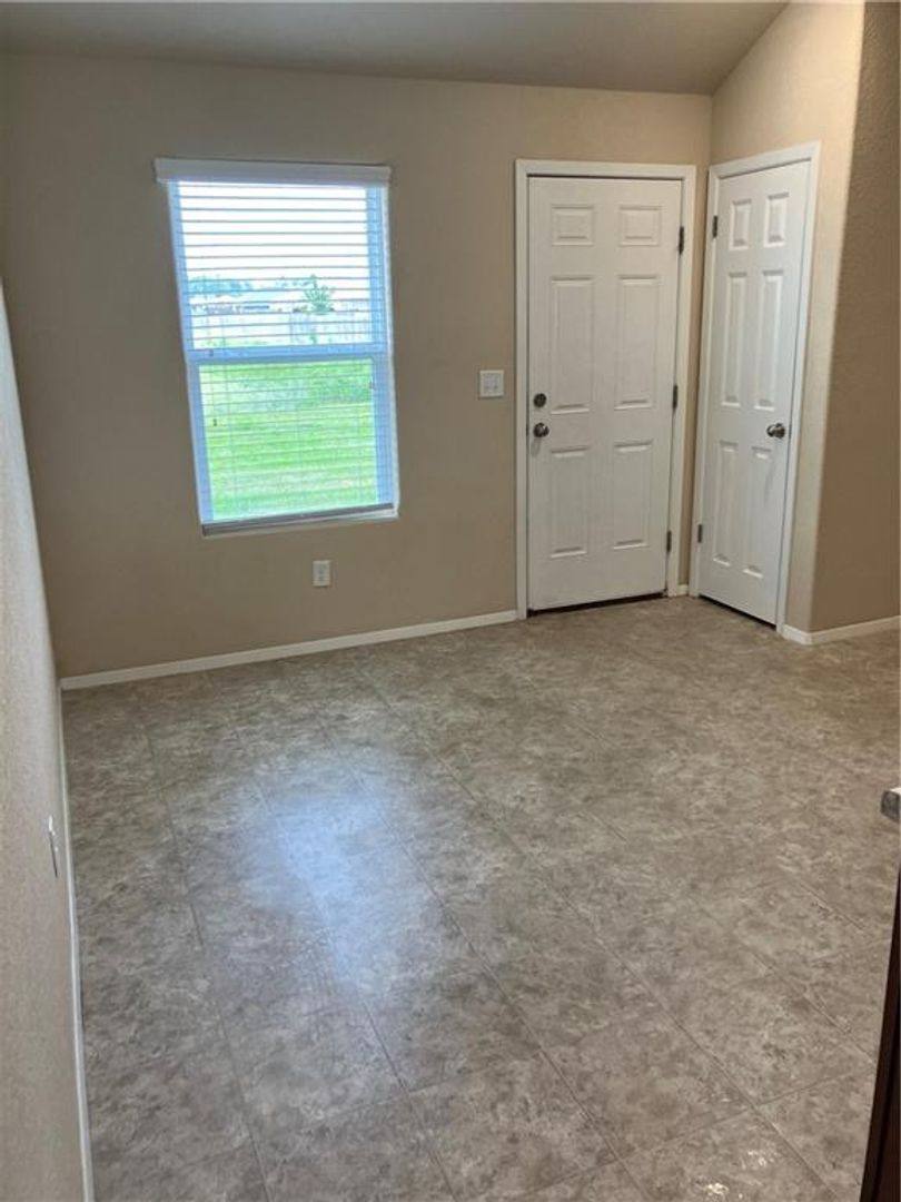 709 NW 67th Ave, Bentonville, AR 72713 - House for Rent - Image 3